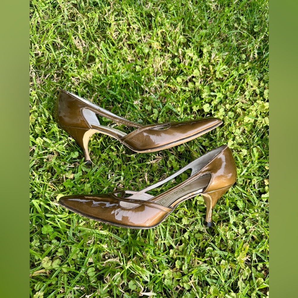 50s Vintage Olive Green Metallic Patent Leather Pumps Sz 7N.